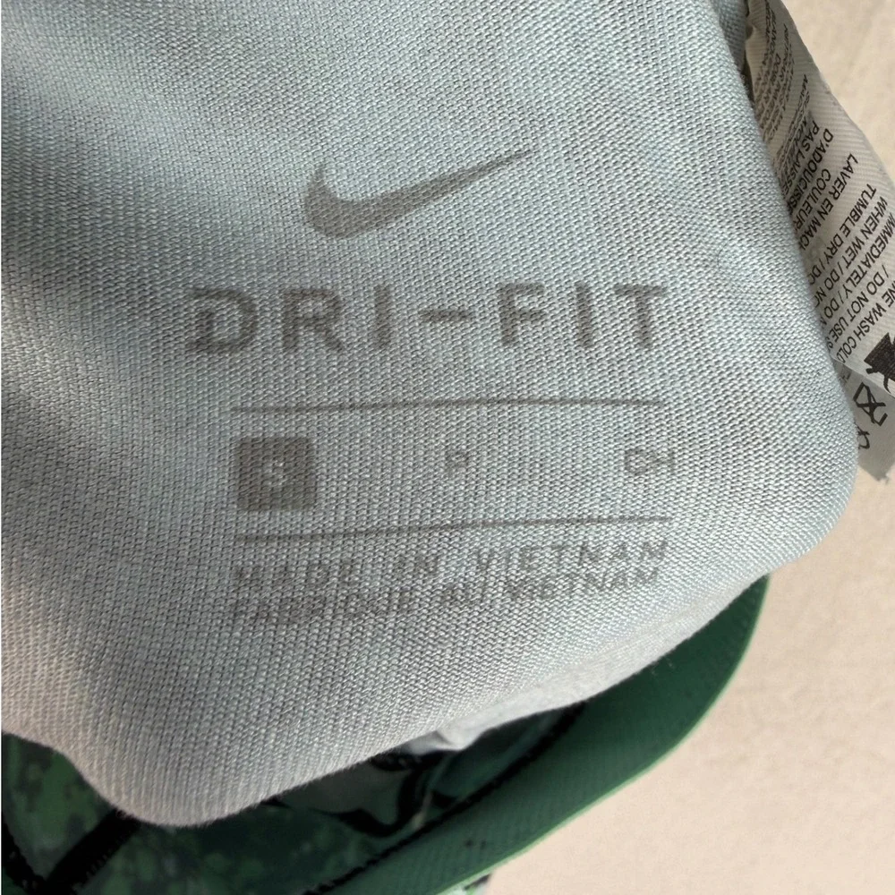 Nike Dri Fit Paint Splatter Athletic‎ Short size Small Black/Green